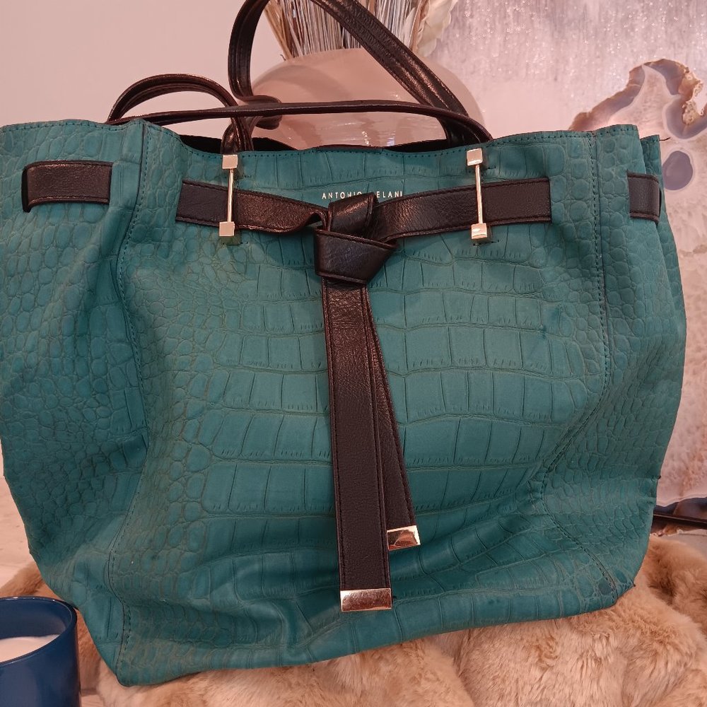 Green ANTONIO MELANI leather purse
